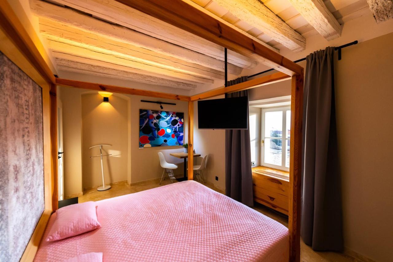 Hotel Desatero Mikulov Buitenkant foto